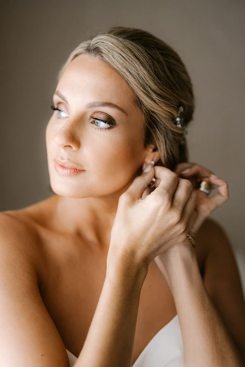 Bridal beauty portrait before the ceremony